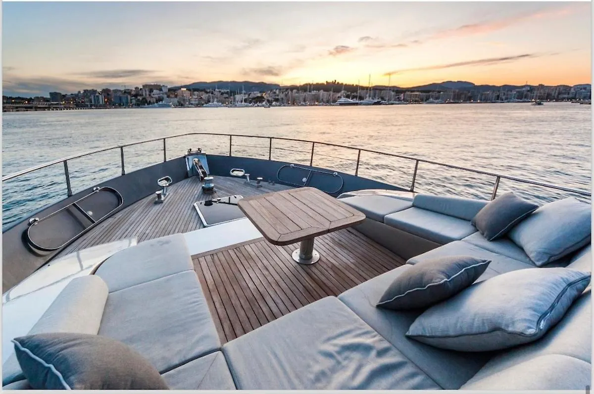 Luxury Yacht Sanlorenzo Palma de Mallorca Botel