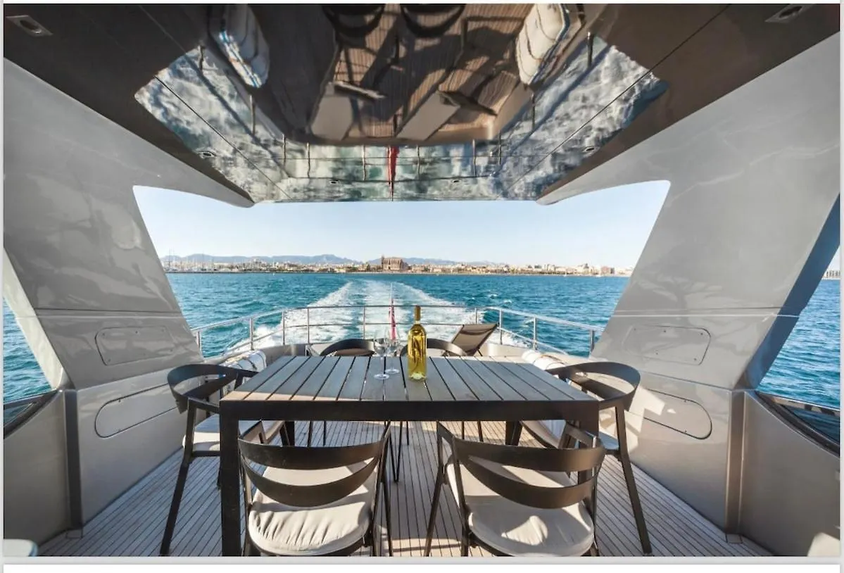 Botel Luxury Yacht Sanlorenzo Palma de Mallorca Španělsko